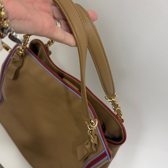 Tory Burch Harper Stripe tote bag.Color is vintage Camel - Picture 5 of 16